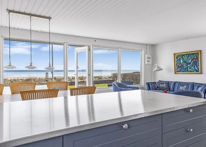 Cornelius - 30m From The Sea By Interhome