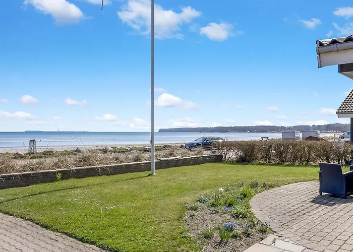 Cornelius - 30m From The Sea By Interhome *